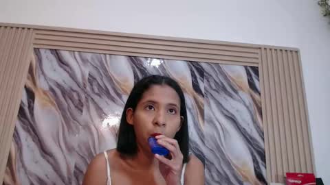 Snapshot of samantha_fox_squirt chatting on 11-22-25, 01:48 lizzy online show from 11-22-25, 01:48