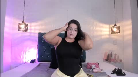 samantha_foxyy online show from 06-18-26, 11:36