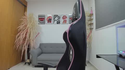 Samantha ga online show from 02-18-25, 06:04