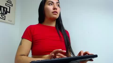 samantha_vaker online show from 06-17-26, 09:16