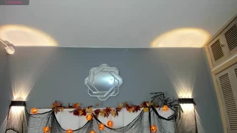 Snapshot of samanthaa_22_ chatting on 10-15-25, 11:54 Samanthaa online show from 10-15-25, 11:54