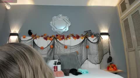 Snapshot of samanthaa_22_ chatting on 10-18-25, 11:44 Samanthaa online show from 10-18-25, 11:44