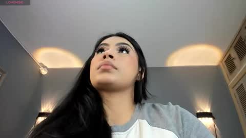 Snapshot of samanthaa_22_ chatting on 10-23-25, 11:31 Samanthaa online show from 10-23-25, 11:31