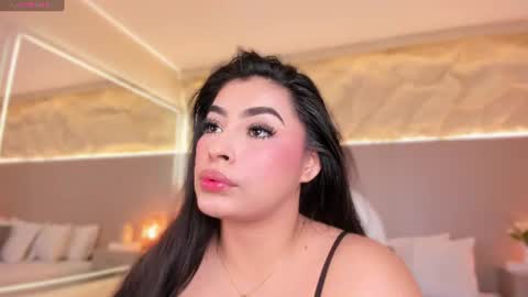 Snapshot of samanthaa_22_ chatting on 06-27-26, 11:37 Samanthaa online show from 06-27-26, 11:37