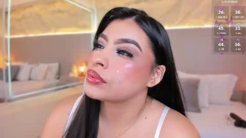 Snapshot of samanthaa_22_ chatting on 07-17-26, 11:39 Samanthaa online show from 07-17-26, 11:39