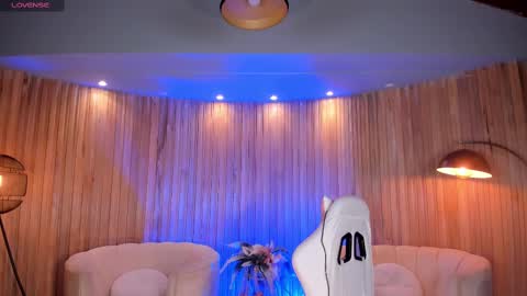 Samantha Klein online show from 02-20-25, 03:45