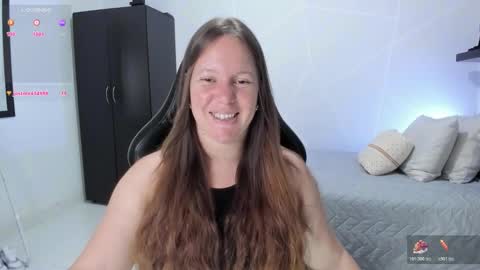 Snapshot of samanthaleon chatting on 10-18-25, 10:54 Samantha samy online show from 10-18-25, 10:54