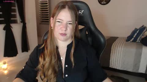 Snapshot of samanthaleon chatting on 04-13-26, 12:05 Samantha samy online show from 04-13-26, 12:05