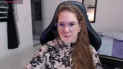 Snapshot of samanthaleon chatting on 08-09-26, 10:04 Samantha samy online show from 08-09-26, 10:04