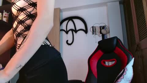 Snapshot of samantx chatting on 02-27-25, 11:26 lil sam online show from 02-27-25, 11:26