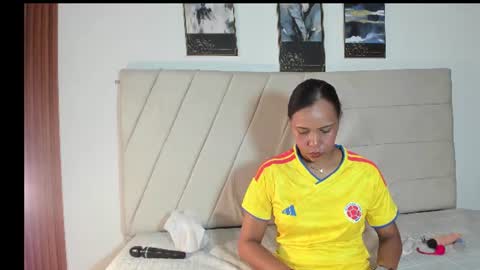samaraa_smith1 online show from 06-23-26, 12:14