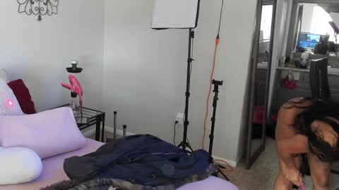 Yaya online show from 01-16-25, 08:14