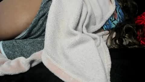 Yaya online show from 03-11-25, 02:29