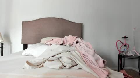 Yaya online show from 09-18-25, 02:41