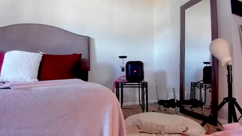 Yaya online show from 11-02-25, 03:58