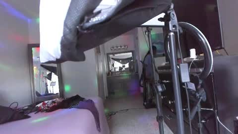 Snapshot of samatha1998 chatting on 03-23-26, 11:42 Yaya online show from 03-23-26, 11:42