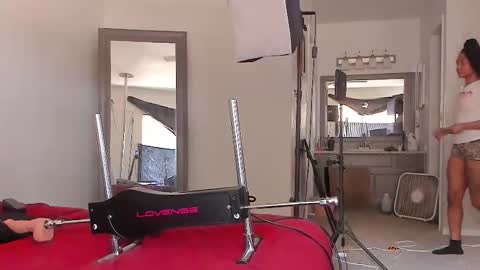 Snapshot of samatha1998 chatting on 03-25-26, 07:09 Yaya online show from 03-25-26, 07:09