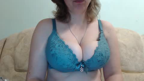 Snapshot of samiliya chatting on 12-14-24, 07:14 samiliya online show from 12-14-24, 07:14