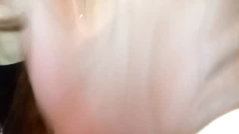 Snapshot of samiravilmont chatting on 10-19-25, 03:45 Mira online show from 10-19-25, 03:45