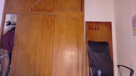 samirths_boy_ online show from 06-07-26, 08:12