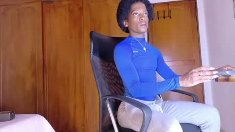 samirths_boy_ online show from 06-16-26, 07:38