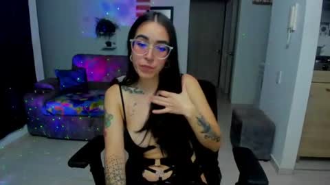 Snapshot of samismith77 chatting on 06-20-26, 12:14 SARA online show from 06-20-26, 12:14