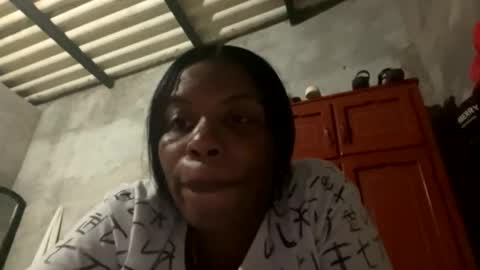 Snapshot of sammanthaboob chatting on 12-24-24, 01:06 Luisa online show from 12-24-24, 01:06