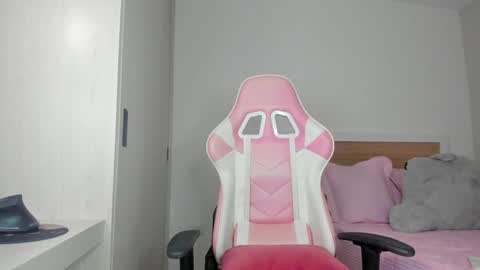 Ana online show from 12-16-24, 01:53