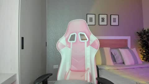 Ana online show from 02-05-25, 01:58