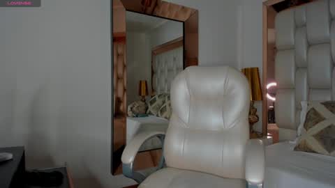 Snapshot of sammy_rios chatting on 12-17-24, 10:32 Sammy online show from 12-17-24, 10:32