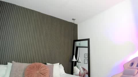 Snapshot of sammybrunette1 chatting on 09-28-25, 08:47 Axel online show from 09-28-25, 08:47