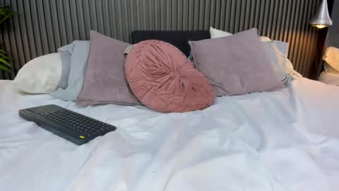 Snapshot of sammybrunette1 chatting on 03-11-26, 09:54 Axel online show from 03-11-26, 09:54