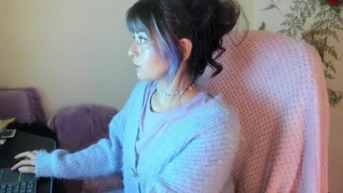   online show from 10-10-25, 04:55