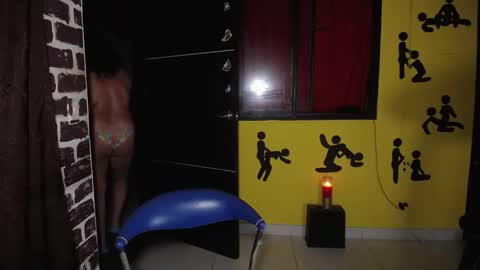 Snapshot of samrocker_sex chatting on 01-27-25, 01:30 adriana online show from 01-27-25, 01:30