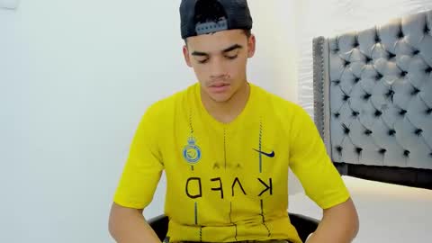 SAMUEL online show from 03-21-26, 03:33