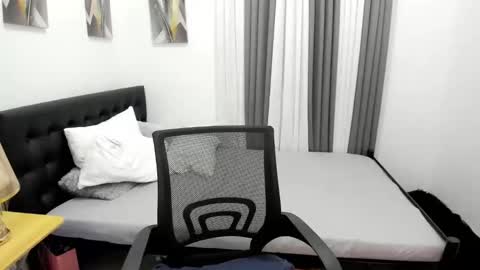 Snapshot of samuelangelo chatting on 09-29-25, 04:45 Sam online show from 09-29-25, 04:45