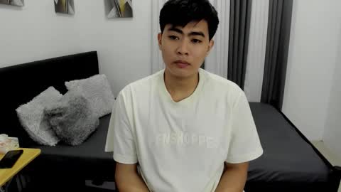 Snapshot of samuelangelo chatting on 11-12-25, 02:28 Sam online show from 11-12-25, 02:28