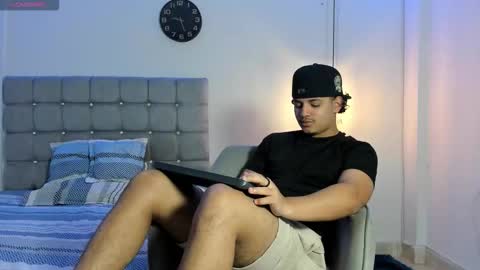 Snapshot of samxx_muscle chatting on 10-09-25, 02:04 samxx_muscle online show from 10-09-25, 02:04