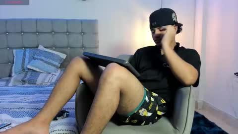 Snapshot of samxx_muscle chatting on 10-10-25, 01:54 samxx_muscle online show from 10-10-25, 01:54