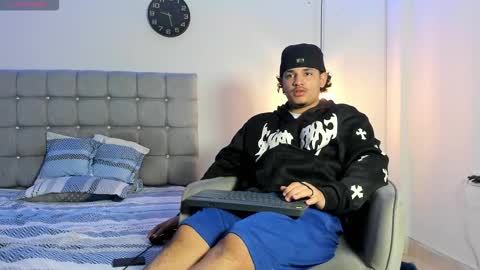 Snapshot of samxx_muscle chatting on 10-16-25, 02:29 samxx_muscle online show from 10-16-25, 02:29