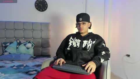 Snapshot of samxx_muscle chatting on 10-29-25, 02:52 samxx_muscle online show from 10-29-25, 02:52