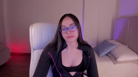 Snapshot of samy_one chatting on 09-16-25, 10:11 Samy online show from 09-16-25, 10:11