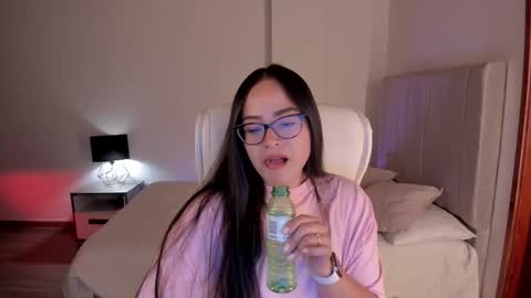 Snapshot of samy_one chatting on 10-04-25, 09:35 Samy online show from 10-04-25, 09:35