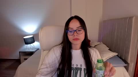 Snapshot of samy_one chatting on 10-29-25, 09:38 Samy online show from 10-29-25, 09:38