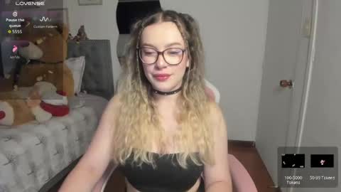 Snapshot of samysweet_8 chatting on 03-29-26, 11:16 Samanta online show from 03-29-26, 11:16