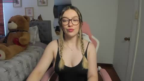 Snapshot of samysweet_8 chatting on 04-14-26, 01:39 Samanta online show from 04-14-26, 01:39