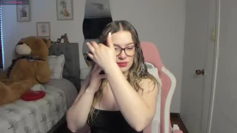 Snapshot of samysweet_8 chatting on 04-16-26, 11:44 Samanta online show from 04-16-26, 11:44