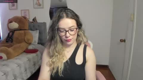 Snapshot of samysweet_8 chatting on 05-01-26, 01:37 Samanta online show from 05-01-26, 01:37