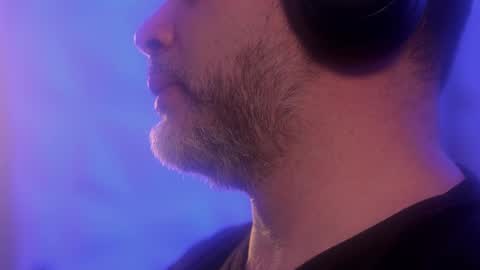 Snapshot of sanders_white chatting on 10-31-25, 03:07 Sanders online show from 10-31-25, 03:07