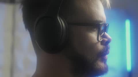 Sanders online show from 03-04-26, 05:13